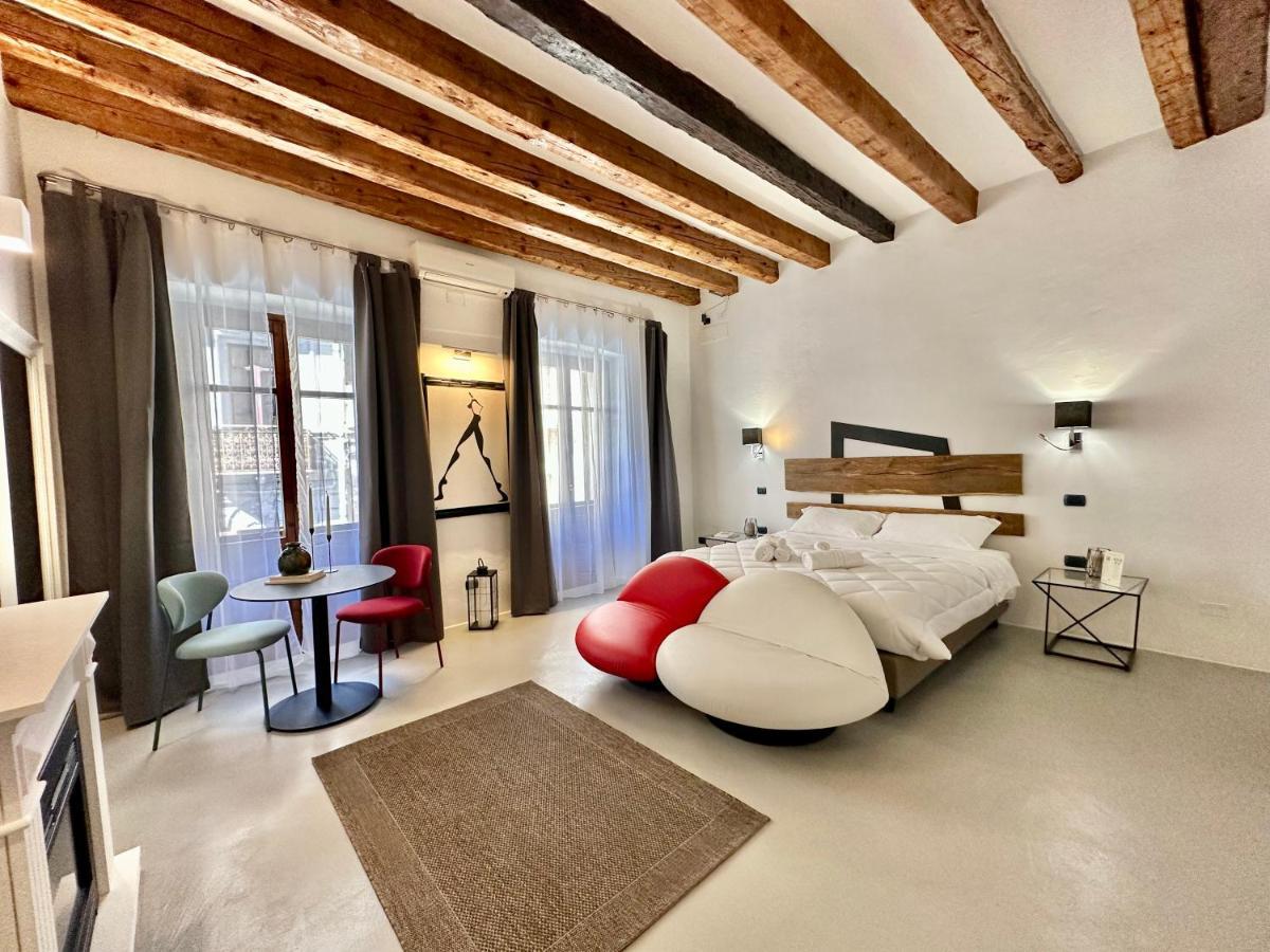 C&O Savoia Rooms Cagliari Extérieur photo