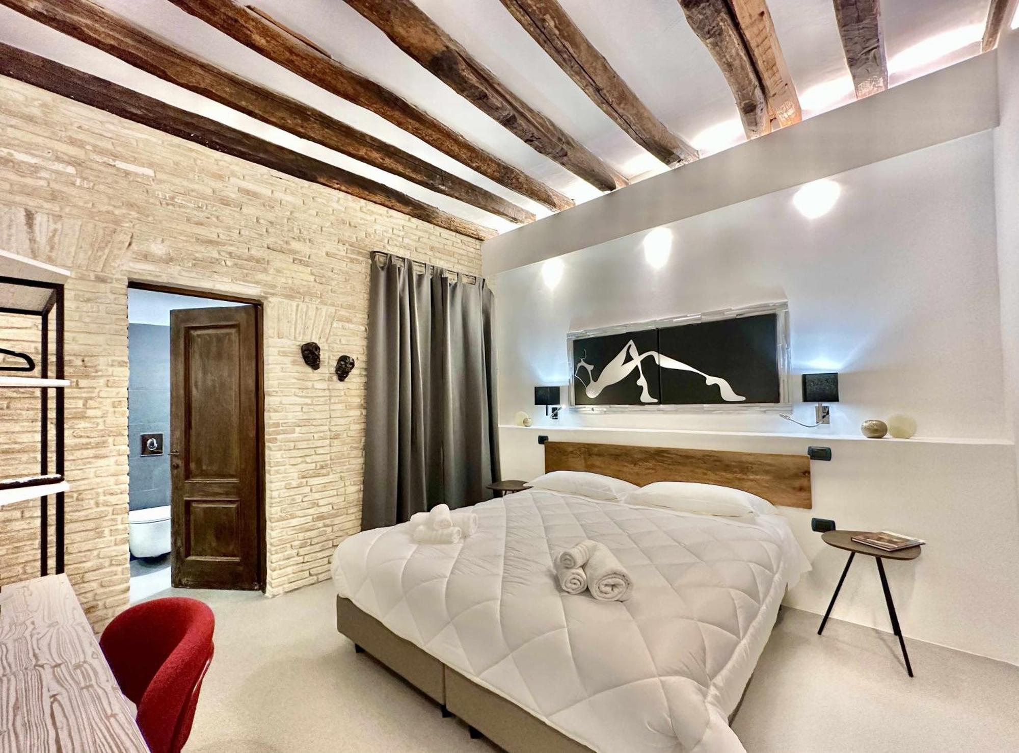 C&O Savoia Rooms Cagliari Extérieur photo
