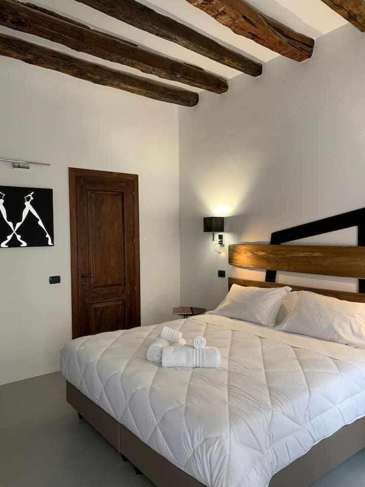 C&O Savoia Rooms Cagliari Extérieur photo