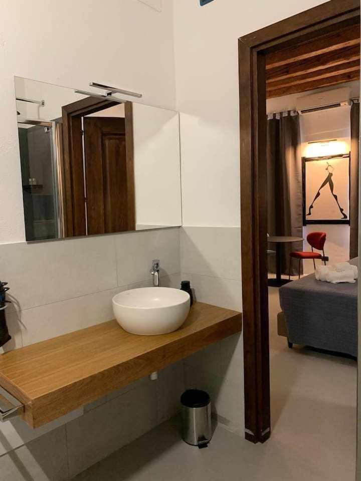 C&O Savoia Rooms Cagliari Extérieur photo