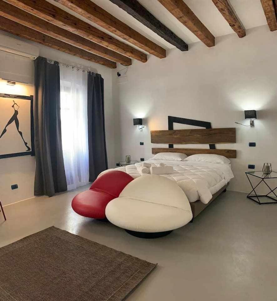 C&O Savoia Rooms Cagliari Extérieur photo