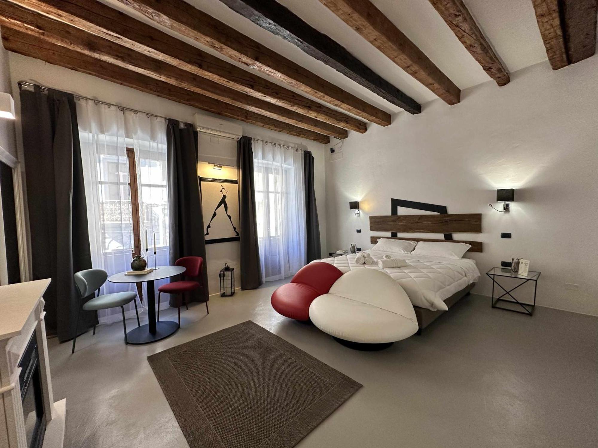 C&O Savoia Rooms Cagliari Extérieur photo