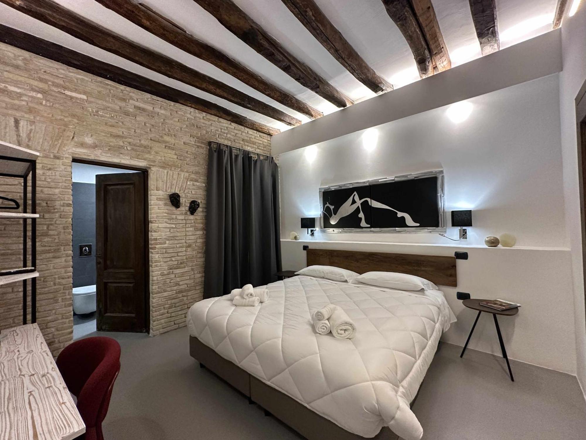 C&O Savoia Rooms Cagliari Extérieur photo