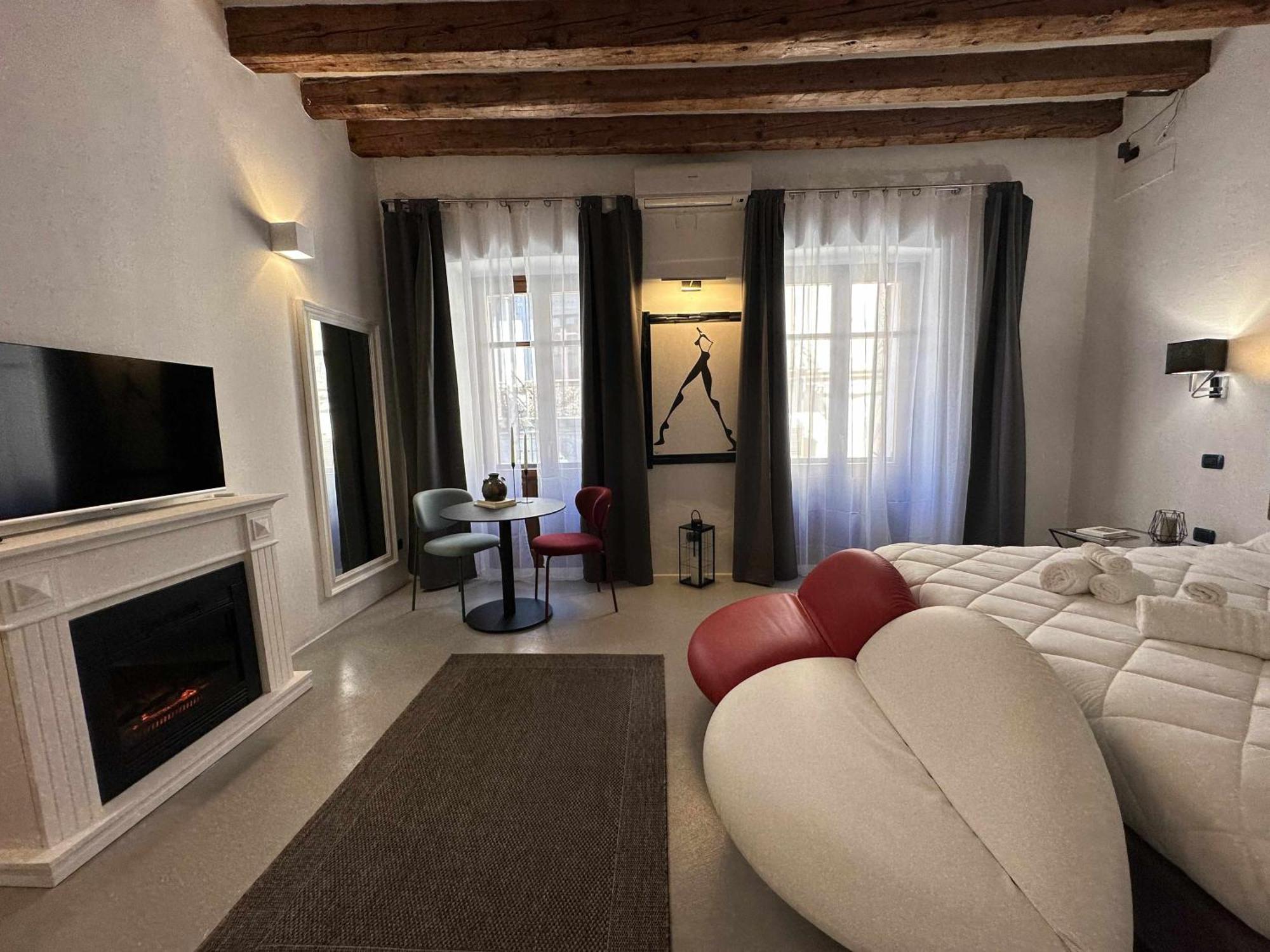 C&O Savoia Rooms Cagliari Extérieur photo